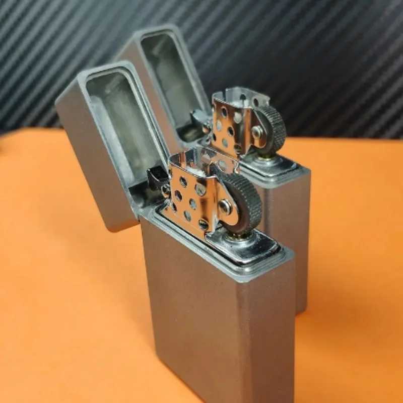 Titanium Alloy Heavy Armor Narrow Machine Small Square Head Kerosene Lighter Windproof Personalized High-end Gift for Friends N260311