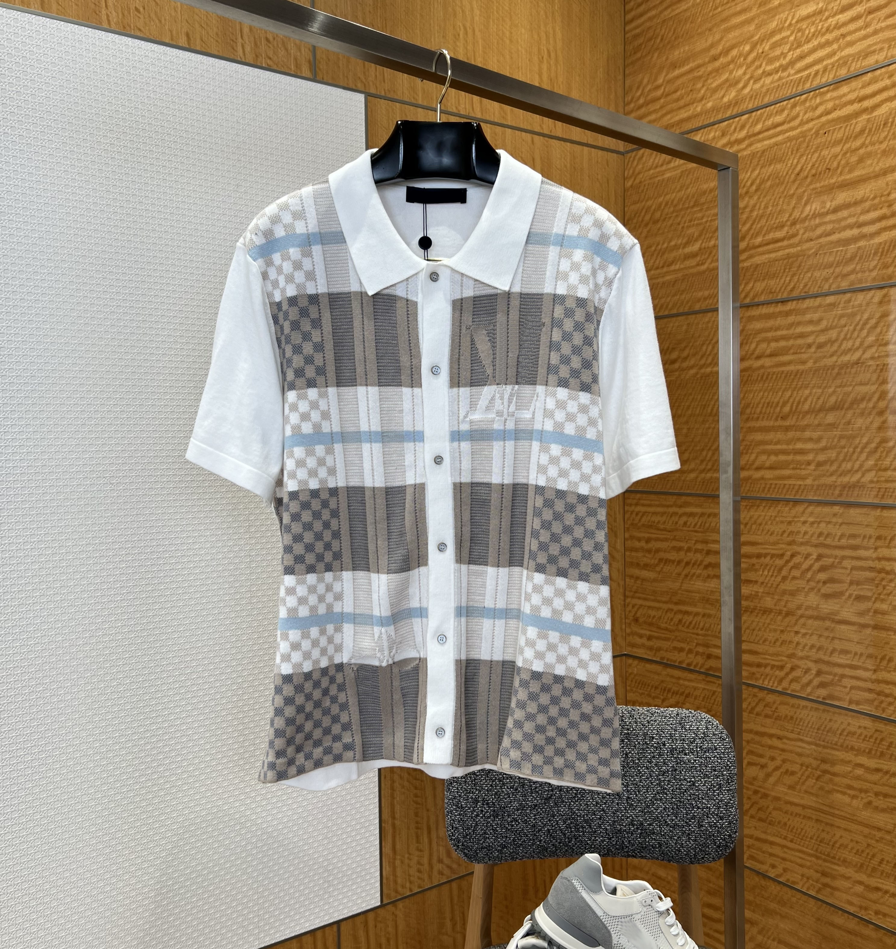 Men's Plus Tees & Polos Plaid jacquard knitted short sleeved shirt, classic lapel pearl mother of pearl buttons, plaid lines jacquard dark letters 5y