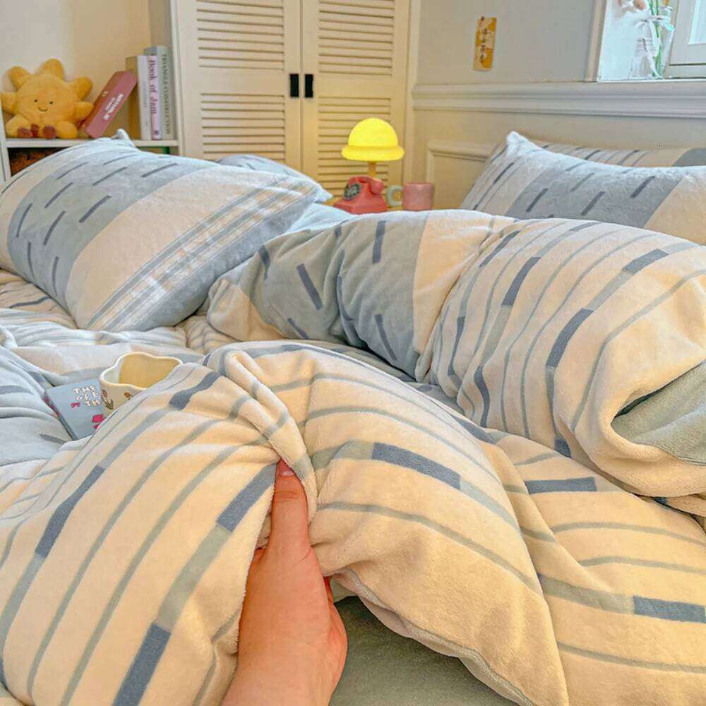 Thickened Class A Milk Velvet Four-Piece Winter Warm Duvet Quilt Cover Bed Sheet Pillowcase Soft Bedding Set H260311