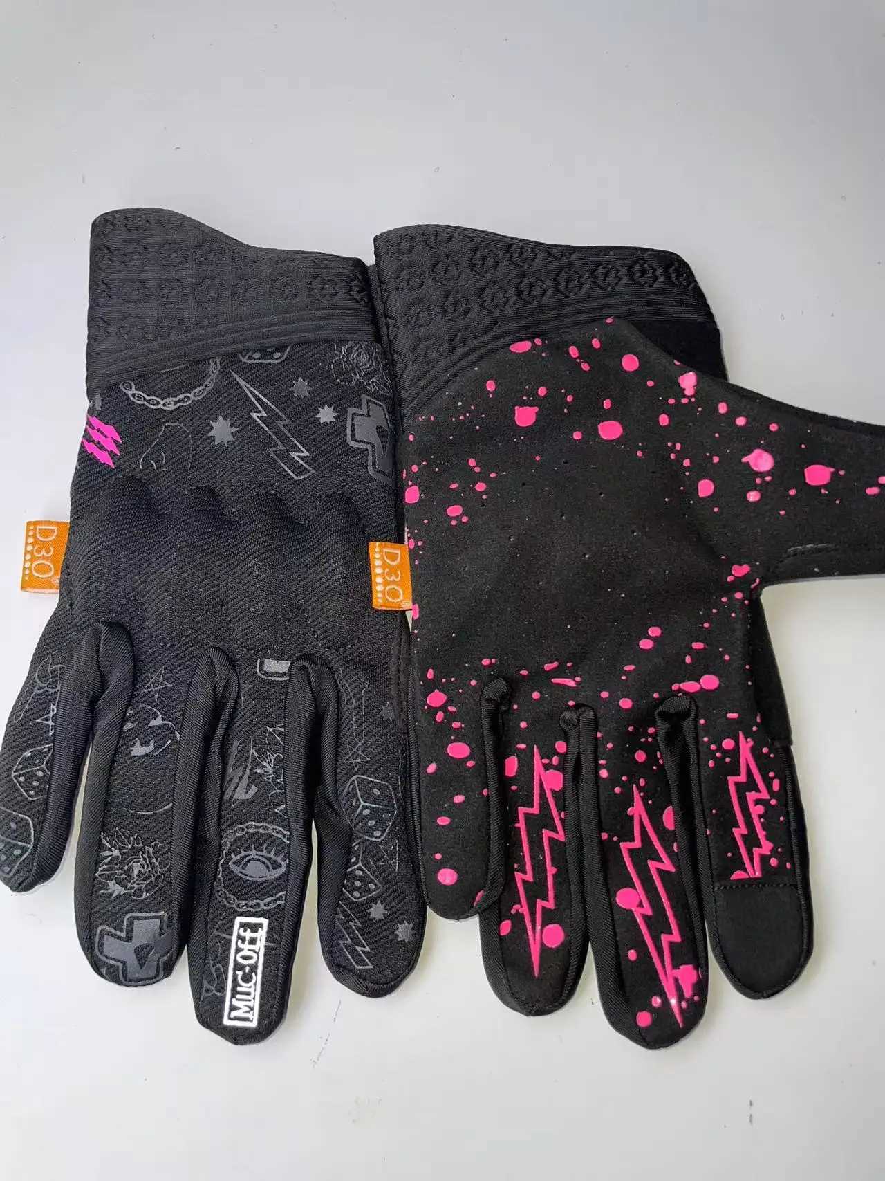 25 new D30 anti-collision protection outdoor sports adult style mens and womens motorcycle off-road riding gloves M260311