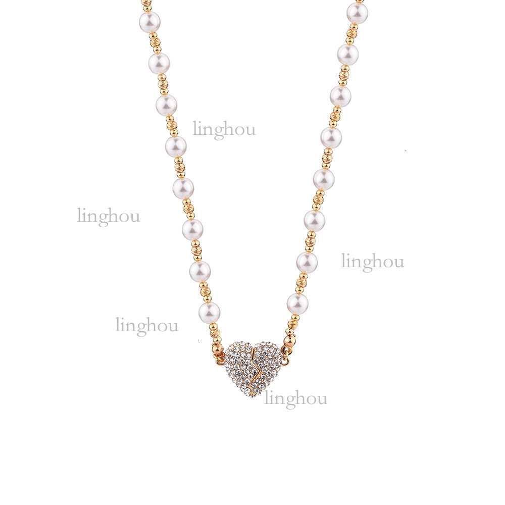 2026 Designer Fashion Pearl Necklace Luxury Brand Women's Jewelry High-end Diamond Inlaid Heart-shaped Magnetic Pendant Elegant Collarbone Chain 