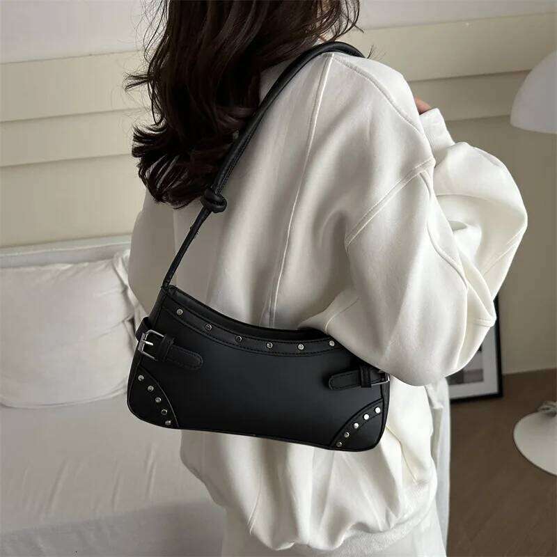 Fashion Rivet Women's Shoulder Bags Vintage Ladies Underarm Bag Soft Pu Leather Female Portable Handbags Small Clutch Purse XJ260311