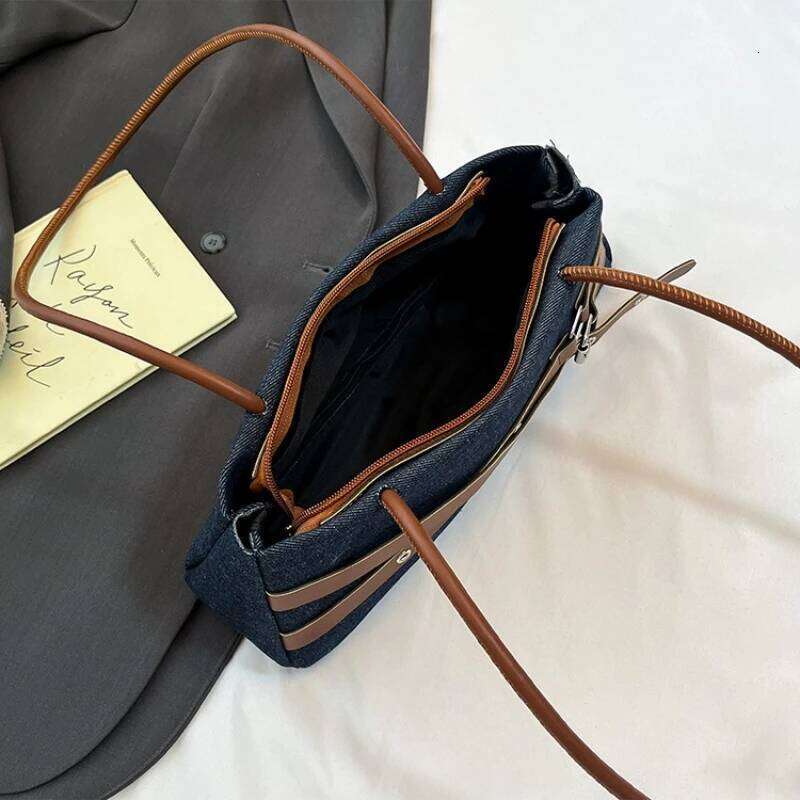 Fashion Belt Design Denim Shoulder Bags for Women Versatile Simple Ladies Phone Underarm Bag Outdoor Portable Female Handbags XJ260311