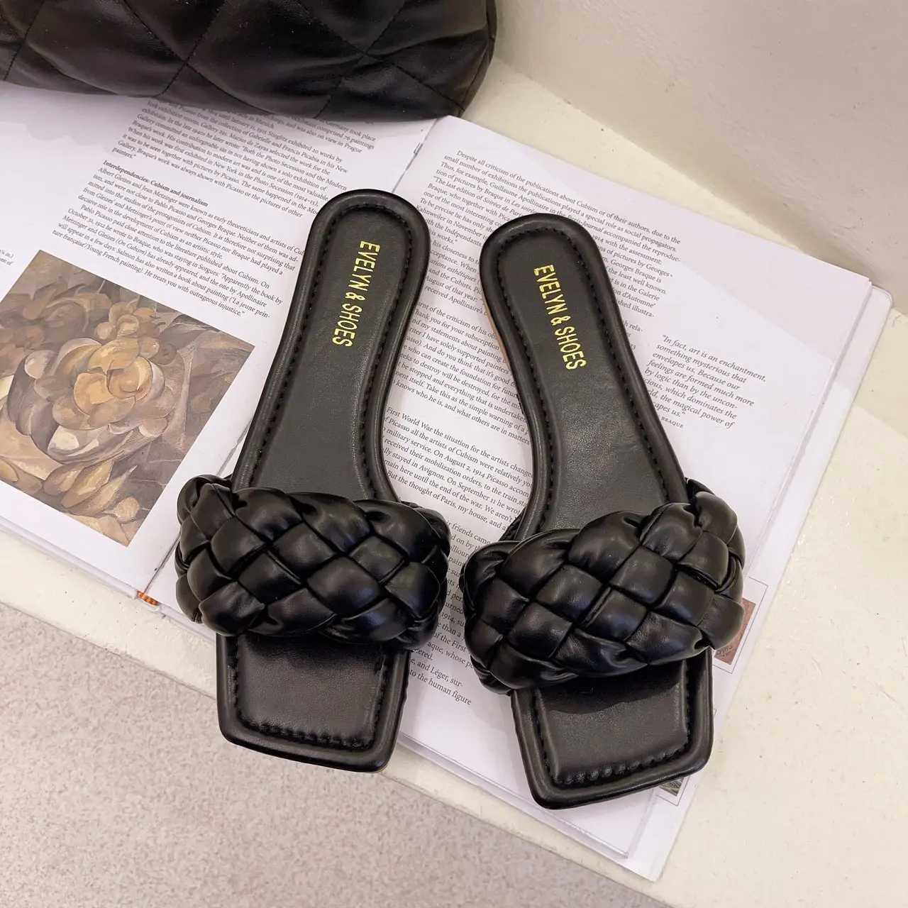 2024 summer women new square head flat bottom woven in-line womens large size beach sandals/ all-match leisure K260311