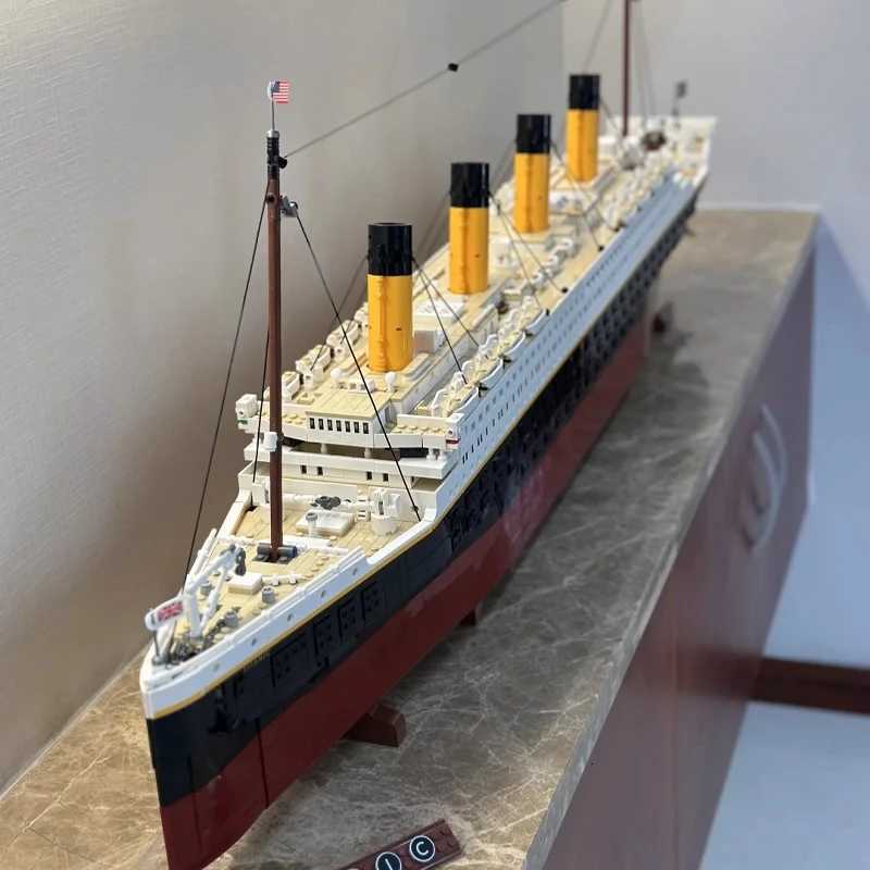Compatible 10294 Titanic Cruise Ship Assembly Block Toy DIY Adult Series Giant Model Pendant 135-meter-long Christmas Gift X260311