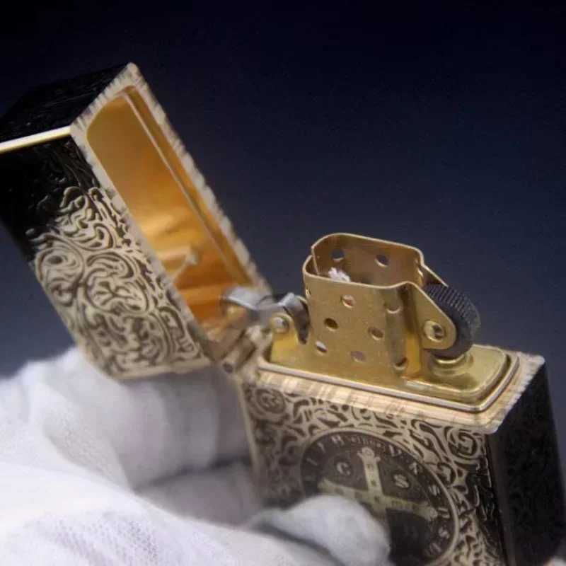 2026 915 Retro High End Waterproof Sealed Armor Constantine Kero sene Lighter 3/5 Hinge Metal Petrol Lighter Mens Gift N260311