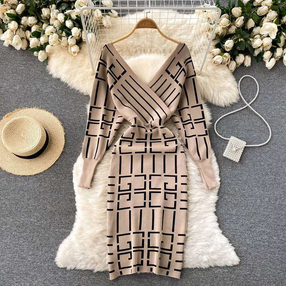 YuooMuoo Brand Fashion Autumn Winter for Women Elegant Long Batwing Sleeve Knitted Bodycon Lady Black Sweater Dress Z260311