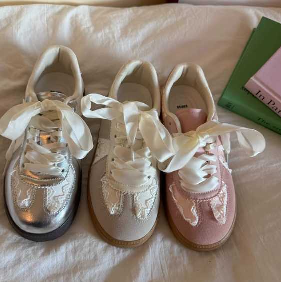 Silver lace new limited edition women's best-selling shiny lace-up thin style retro ballet-style white shoes H260311