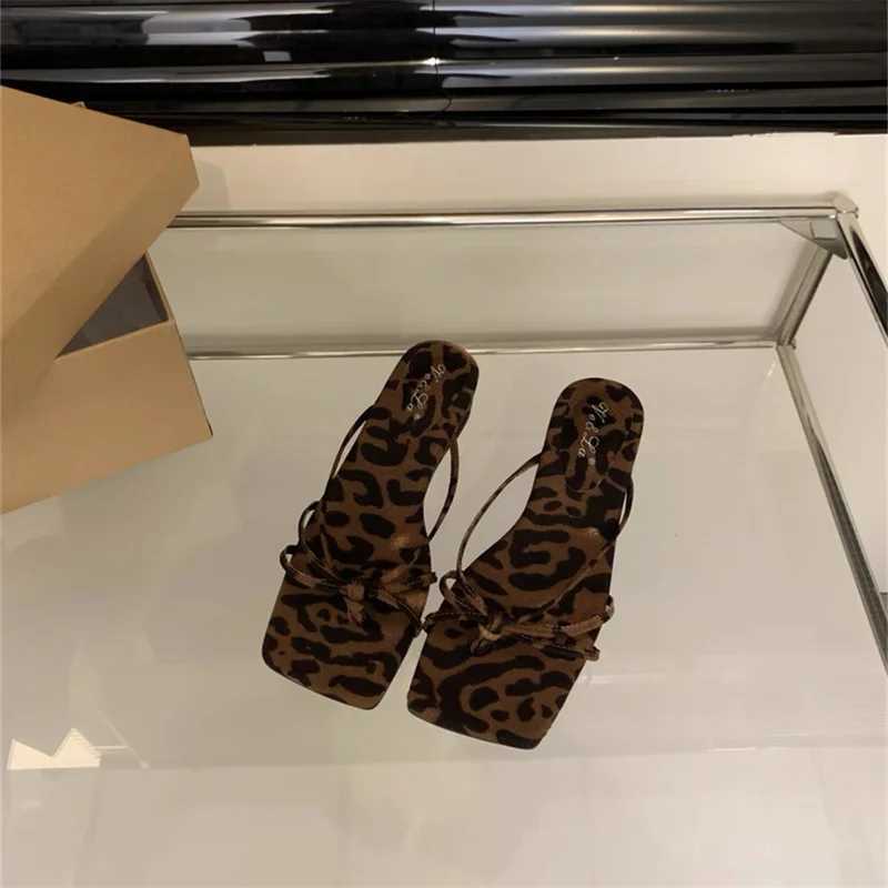 French Sle Water-Proof Platform Sandals Womens Summer Outdoor Wear Flat Heel Beach Flip Flops Convenient Rubber Sole oes K260311