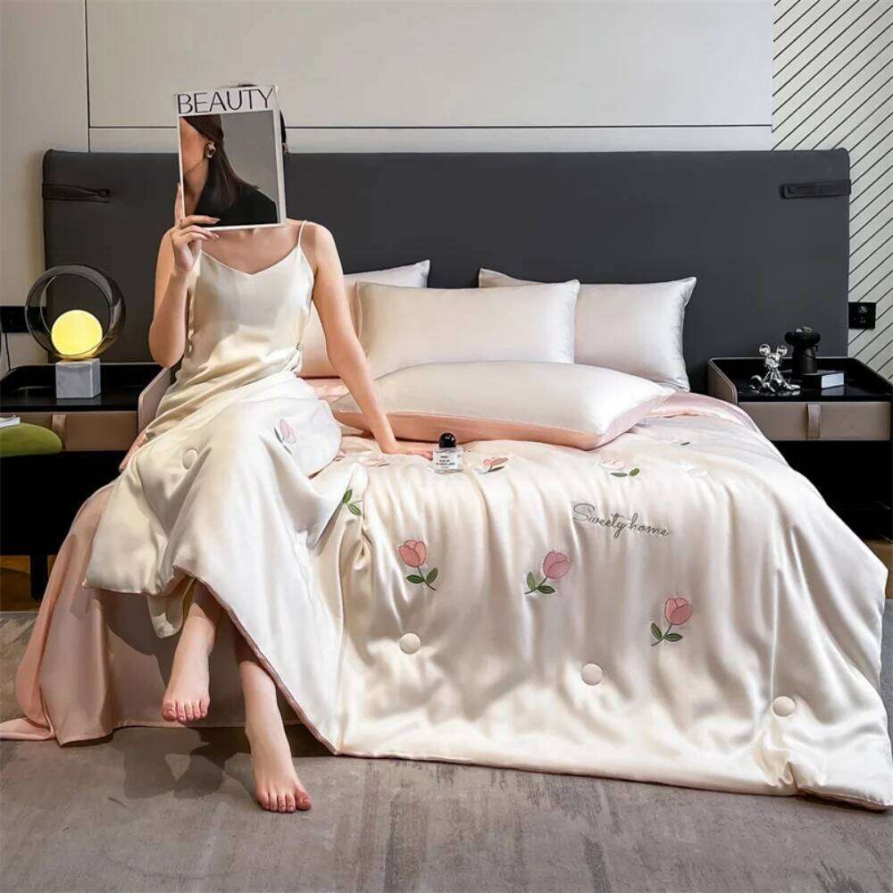 Cool Ice Silk Summer Four-Piece Sets Embroidery Thin Quilt Bed Sheet With Pillowcases Air Conditioning Bedding Set H260311