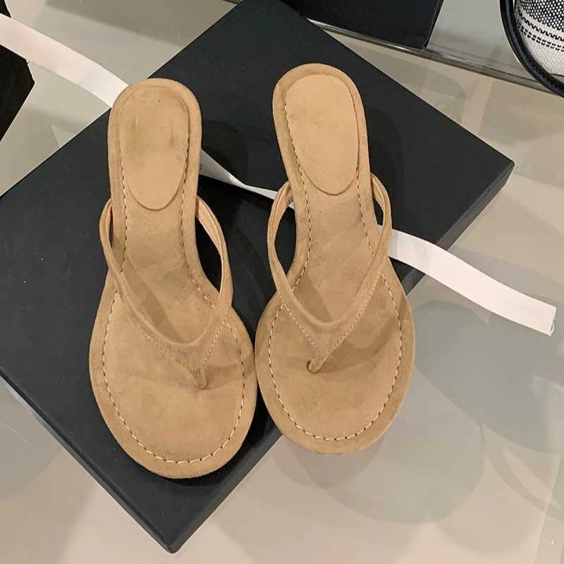 Fashion Round Clip Toe Thin Low Heels Women Outdoor Casual Sandals 2025 New Summer Flip Flops Shoes K260311