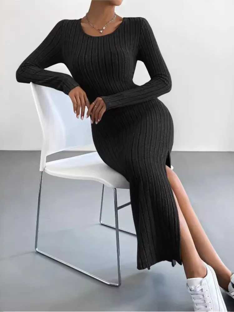 Autumn Winter Womens New Solid Color Long Sleeved Round Neck Sexy Slit Knitted Long Casual Comfortable Dress For Women M260311