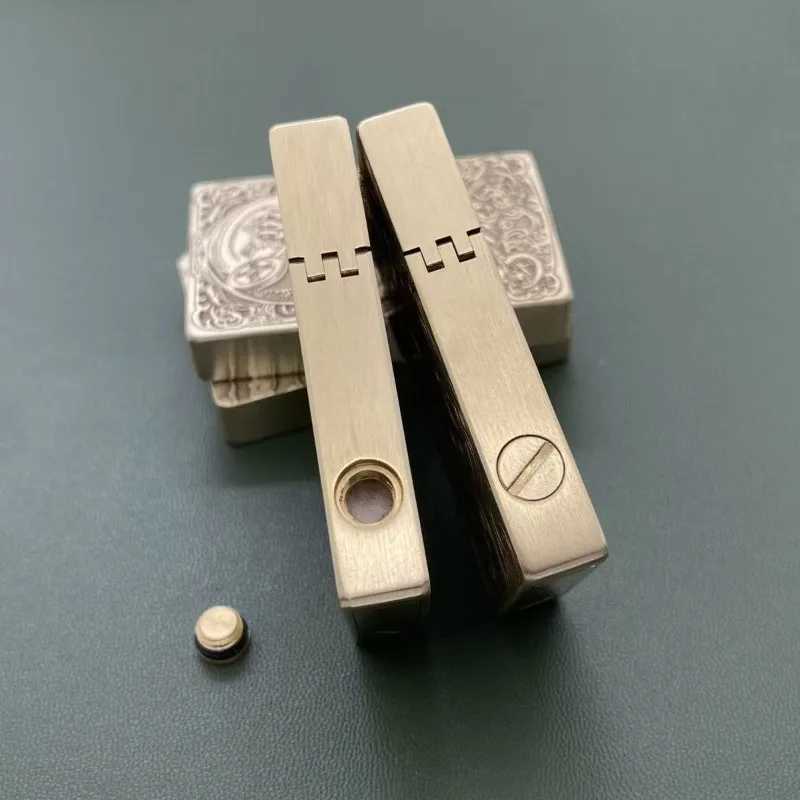 Handmade Brass Ultra-thin Small Heavy Armor Oil Lighter Shaped Creative Windproof Engraved Custom Lighters Mens Lighter N260311