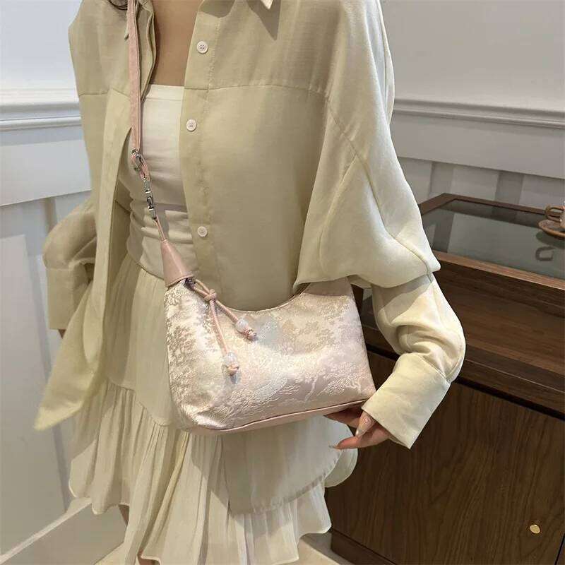 Chinese Style Embroidered Satin Handbag Crossbody Elegant Ancient Inspired Commute Shoulder Bag with Delicate Floral Pattern XJ260311