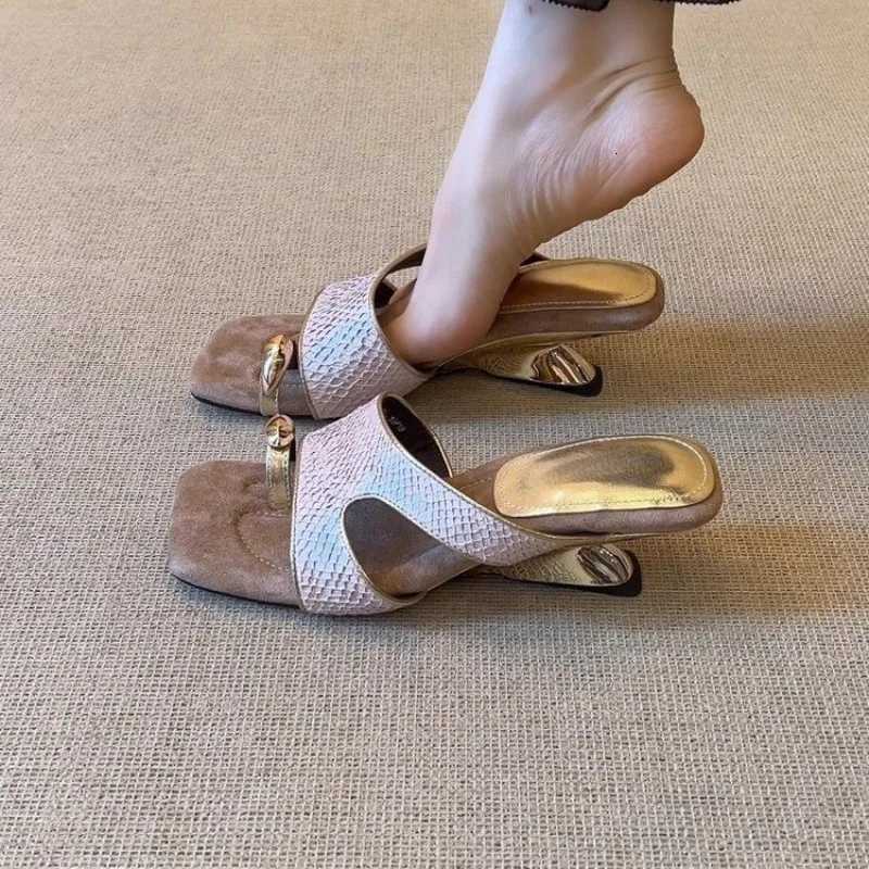 2025 New Special Heel Womens Summer New Square Toe Open Toe Metal Cover Toe Cutout Non-Slip Flip Flops K260311