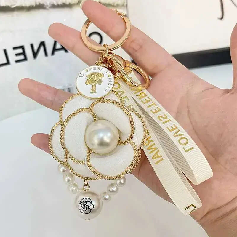 Women Bag Pendant White Black Camellia Pearl String Fashion Car Keychain Personality Decor Ornaments Wholesale