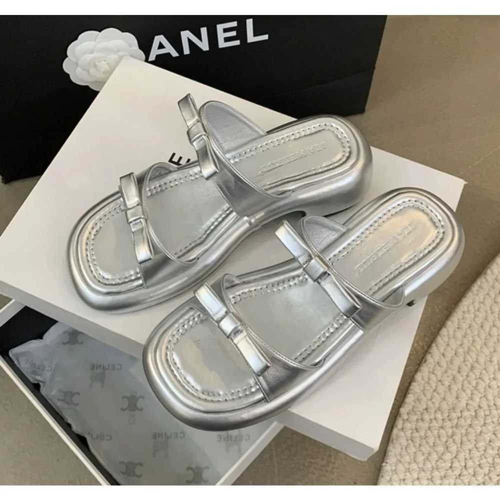 New Summer Womens 2025 Stylish Peep-toe Low Heel Silver Womens Comfortable Beach Shoes Sapatilas K260311