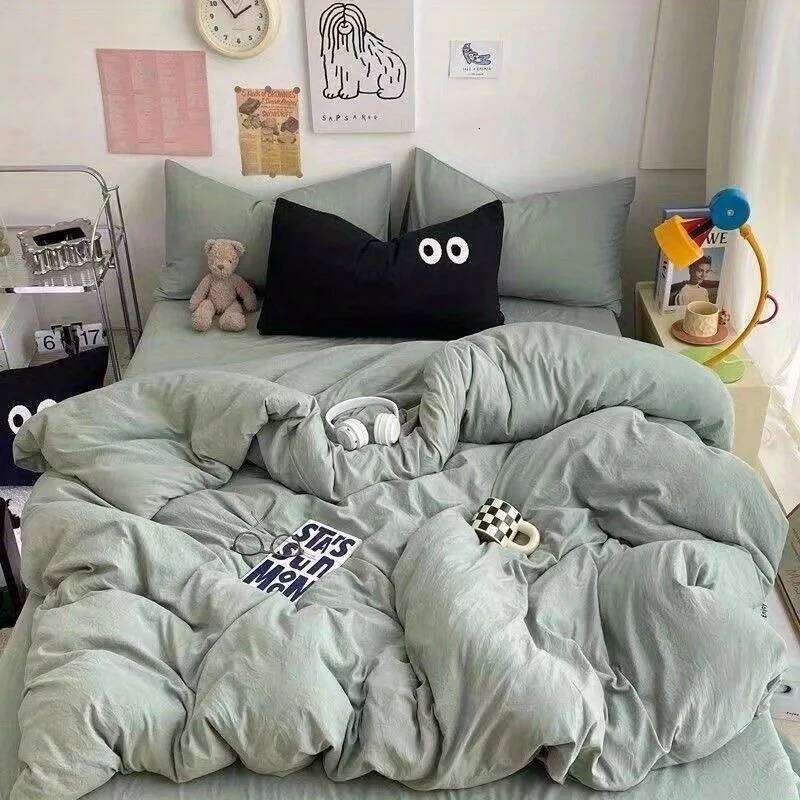 Cute Duvet Cover with Sheet Pillowcase No Filler Warm Solid Color Bed Linen Full Queen Size Korean Big Eyes Home Bedding Set H260311