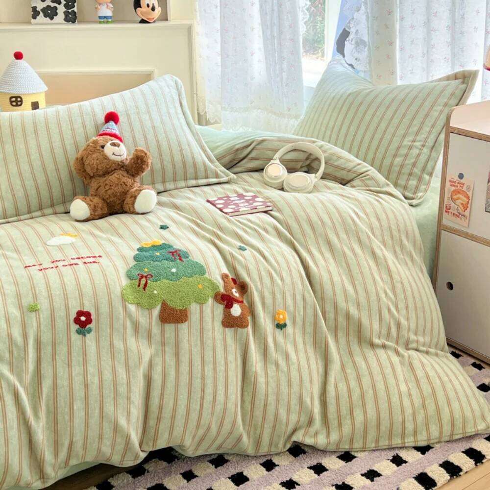 Cartoon Towel Embroidery Bedding Winter Warm Soft Thickened Milk Velvet Four-Piece Set Home Quilt Cover Bed Sheet Pillowcase H260311