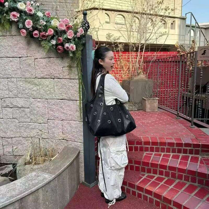 Large Capaci Casual Travel Women's oulder Rivet Design Double Strap Underarm Faionable Handbag Tote Bag XJ260311