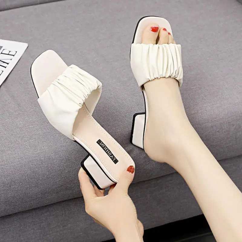 2025 new Korean version high-heeled sandals for women with thick heels a straight drag and a mid heeled shoe for women K260311