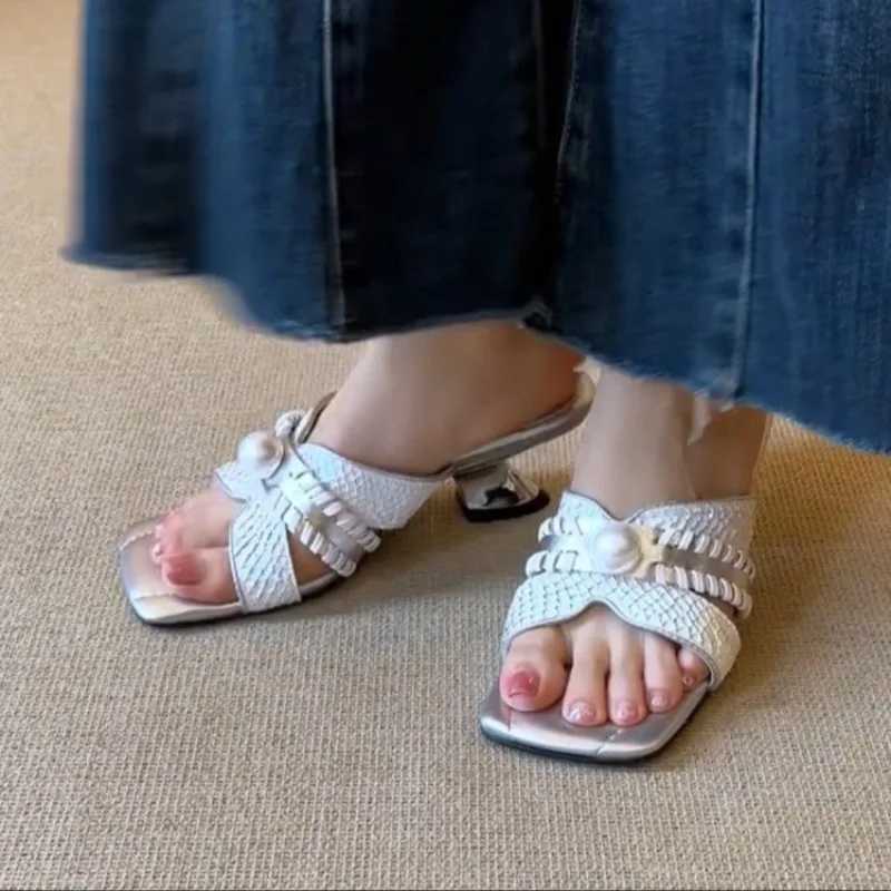 New Fashion Trend Wedge One-Word Square-Toe 2025 Temperament Fashion New Outside Summer Sandals K260311