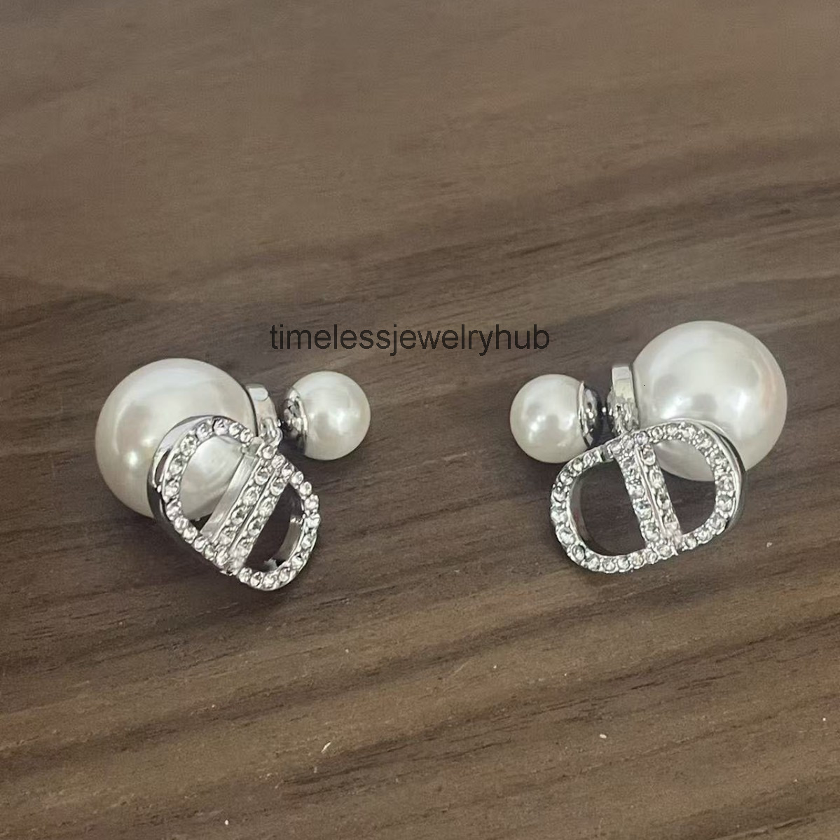 Designer jewelry channels studs Fashionable pearl and diamond stud earrings cc earrings