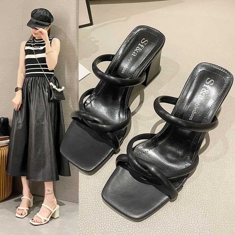 New Summer Fashion Bare Toed Square Head Mid-heel Shoes Pleated Chunky Sandals with A Line Single Shoe Women K260311