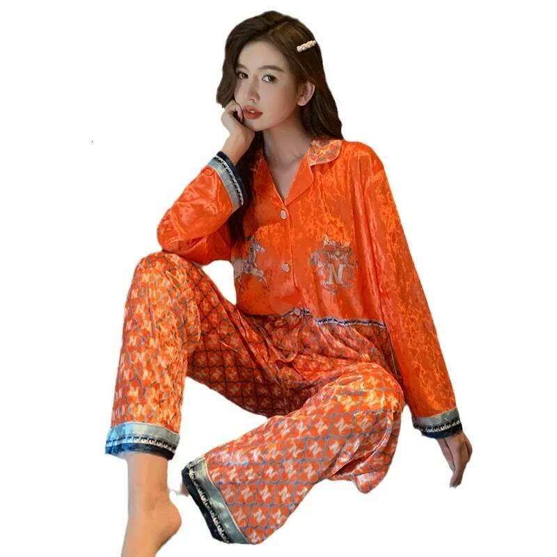Golden Velvet Pajamas Women's New Long Sleeve Trousers Internet Celebrant Hot Autumn and Winter Wear Home Clothes suit - view 5