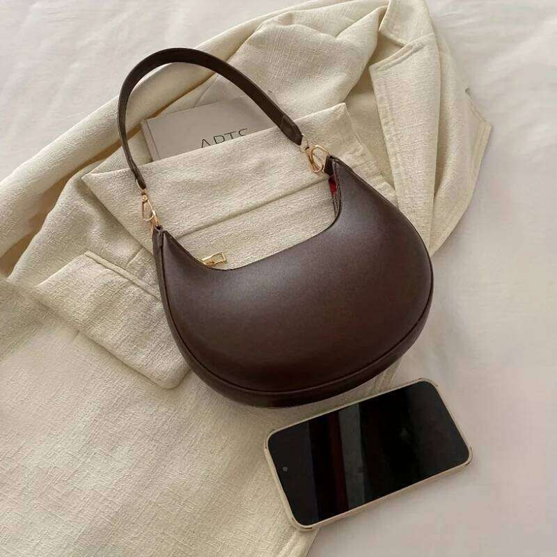 New Fashionable High-end Moon-shaped Baseball Bag, Showing Luxury, Women's Single Shoulder Bag XJ260311