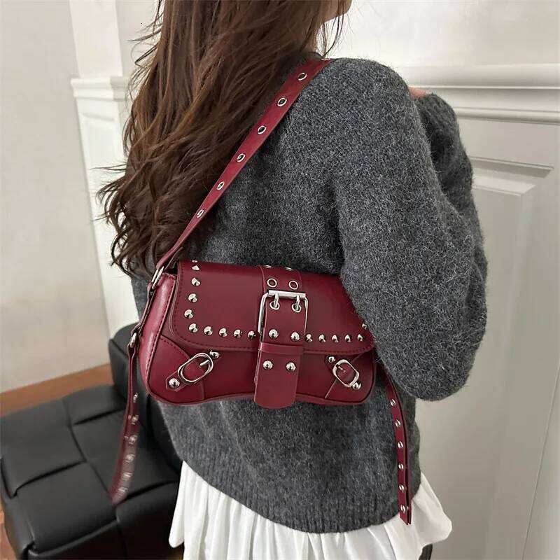 Y2k Style Rivet Design Cool Hot Girls Shoulder Bags Vintage Women Pu Leather Underarm Bag Portable Female Phone Handbag Purse XJ260311