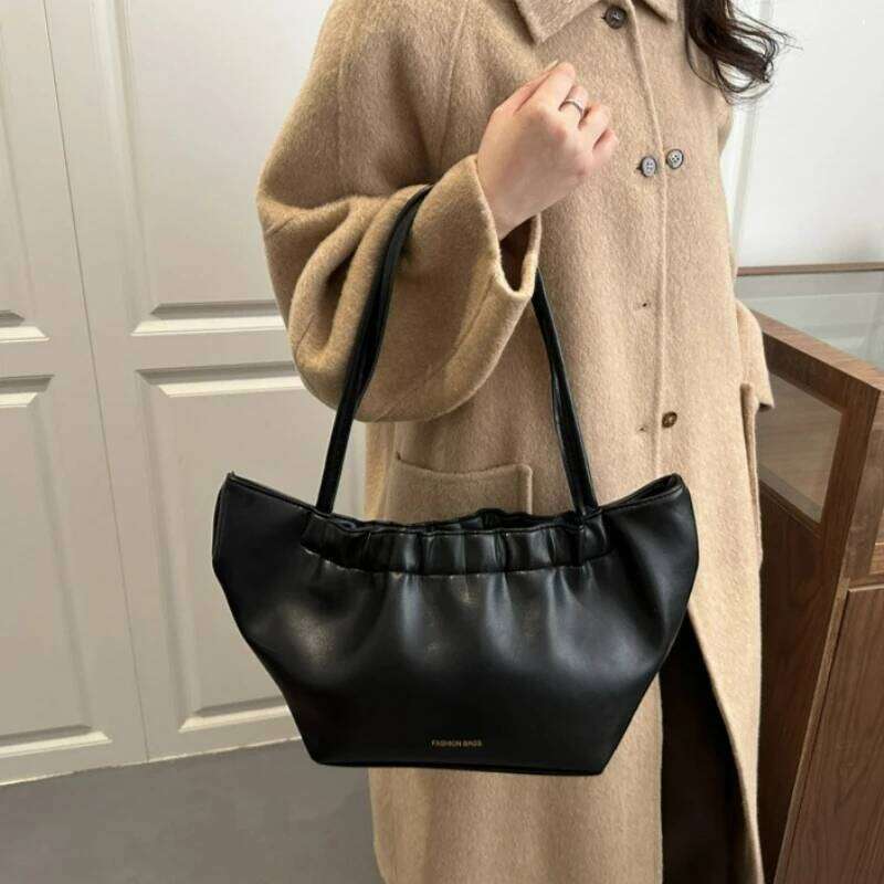 New Trendy Simple Texture Shoulder Wrinkled Handle Bucket Women Large Capacity Commuter Bag Autumn Winter Korean Style XJ260311