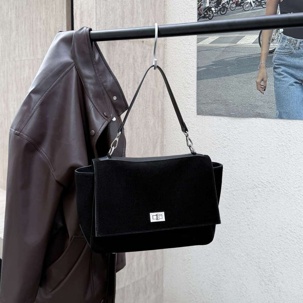 Luxury Shoulder Bags Totes Hobo Korean Style New Top Layer Cowhide Messenger High End Single Crossbody Large Capacity Lock Flip Cover Women S Bag Tren