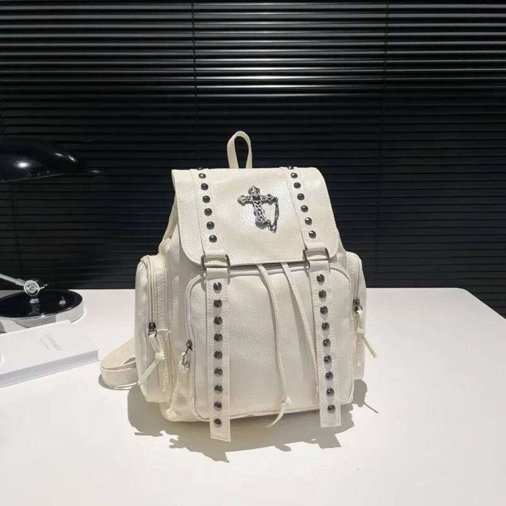 OLOEY Rivet Y2k Backpack Women Gothic Punk PU Leather Shoulder Ladies Vintage Harajuku Backpacks College Large Capacity School Bag