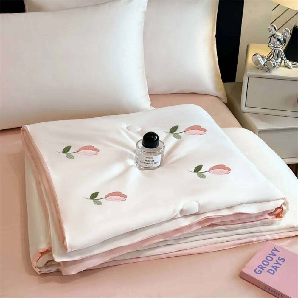Cool Ice Silk Summer Four-Piece Sets Embroidery Thin Quilt Bed Sheet With Pillowcases Air Conditioning Bedding Set H260311