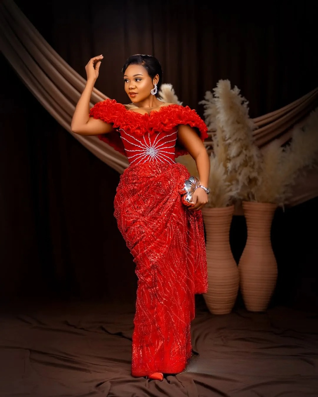 2026 Plus Size Red Prom Evening Dresses Formal Gowns Illusion Beaded Lace Off Shoulder Flora Floor Length Birthday Dress Second Reception Gown AM2890