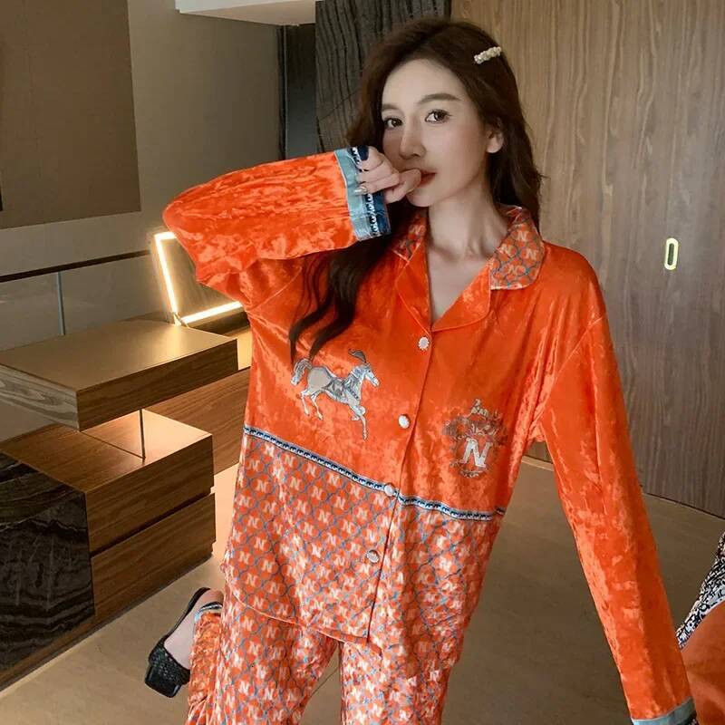 Golden Velvet Pajamas Women's New Long Sleeve Trousers Internet Celebrant Hot Autumn and Winter Wear Home Clothes suit - view 4