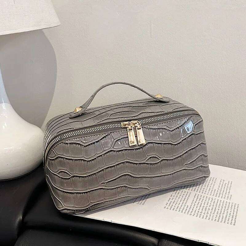 1pcs Large Capacity PU Leather Makeup Crocodile Pattern Cosmetic Organizer Pouch Travel Toiletry Storage Bag H260311