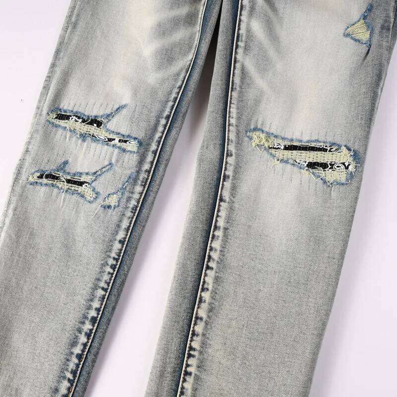 Fashionable new light blue jeans pleats, washed with water, nostalgic perforation patch, men's jeans, high street des Z260225