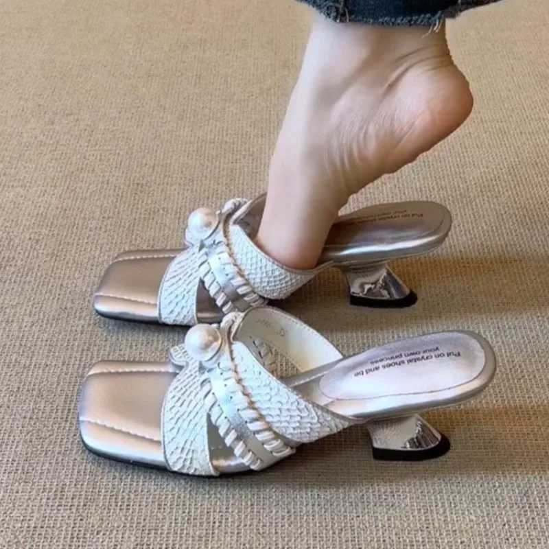 New Fashion Trend Wedge One-Word Square-Toe 2025 Temperament Fashion New Outside Summer Sandals K260311