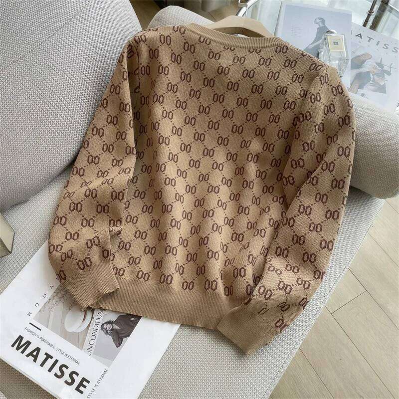 Vintage Jacquard Knitted Cardigan New Autumn Winter Women O Neck Long Sleeve Golden Buttons Elegant Sweater Coats Knitwear T MAKOUFEI