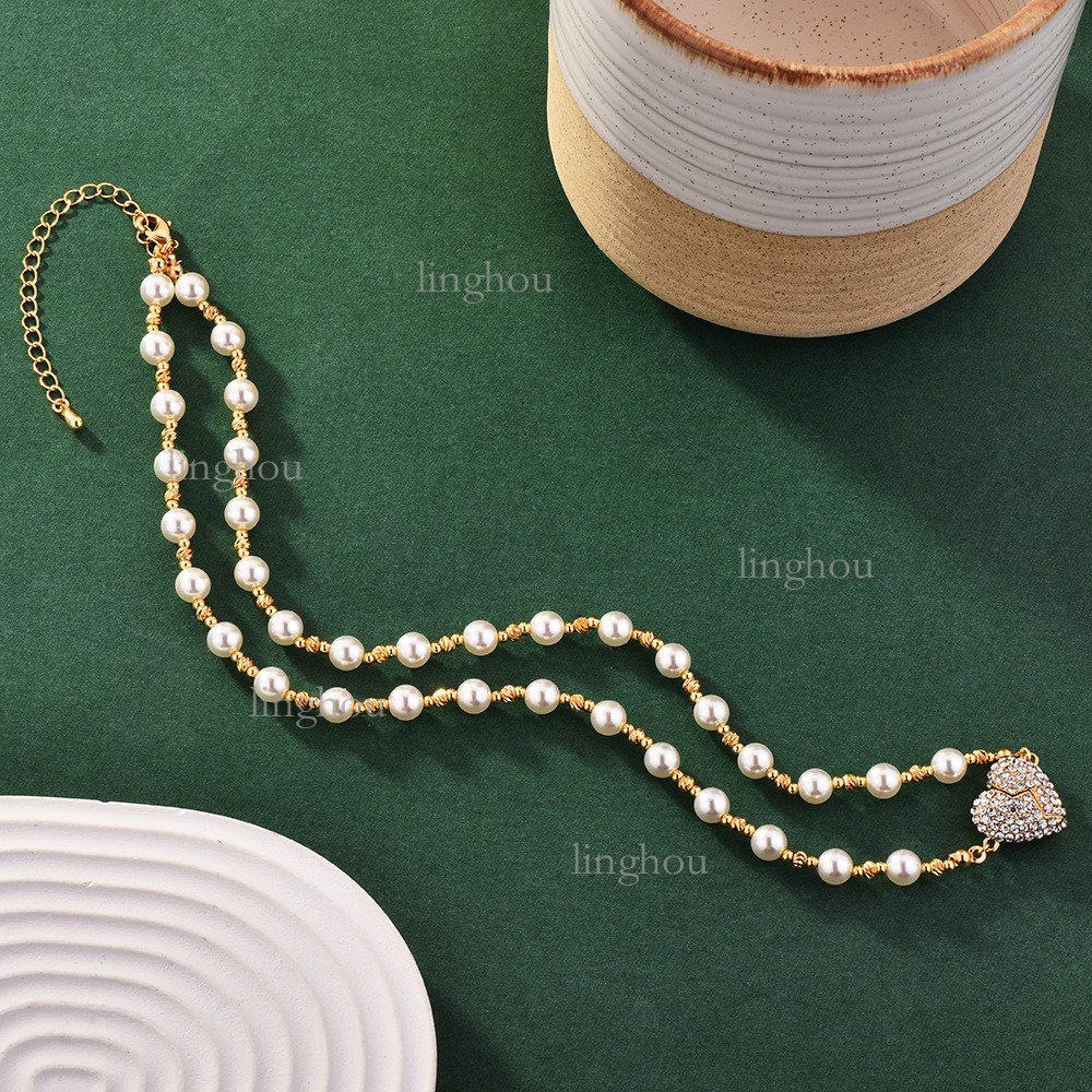2026 Designer Fashion Pearl Necklace Luxury Brand Women's Jewelry High-end Diamond Inlaid Heart-shaped Magnetic Pendant Elegant Collarbone Chain 