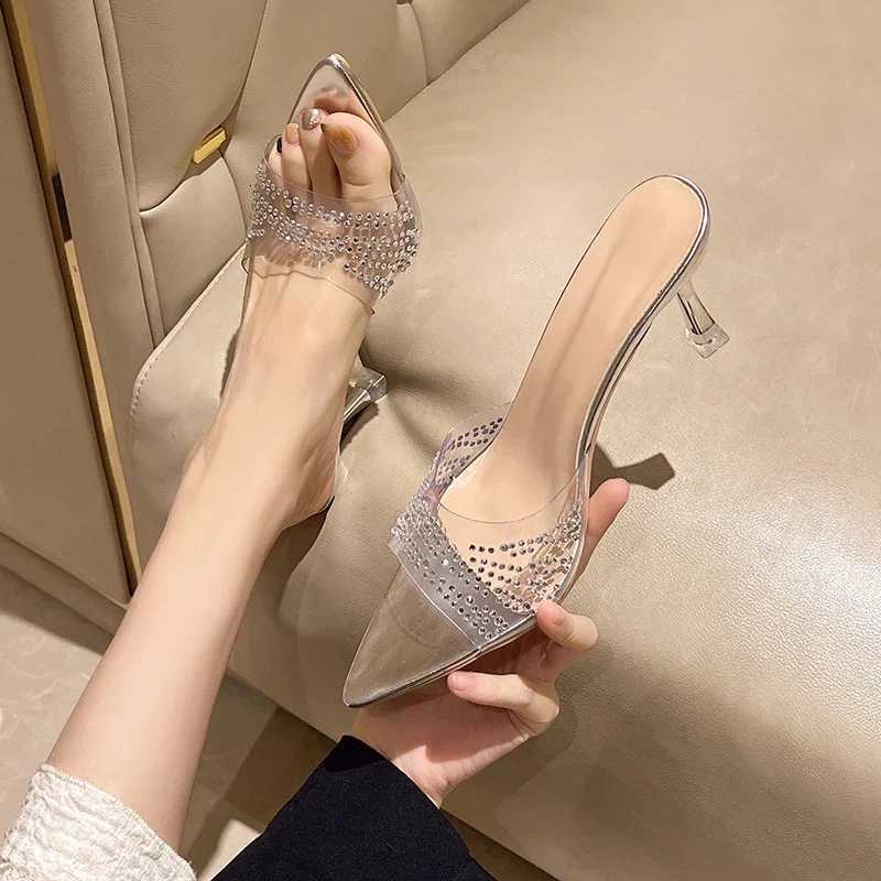 2025 Women Designer Sandals Summer Outside Wear Slides Stilettos Pointed Toes Open-toed K260311