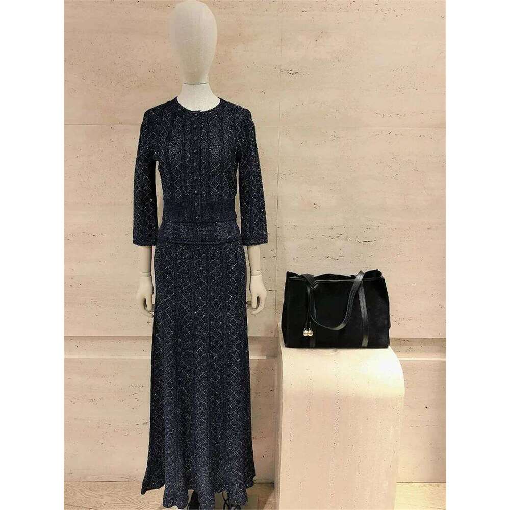 Spring/Summer New Sparkle Hollow Stripe Two Piece Set Women's Fashion Top And Skirt Mdng260311