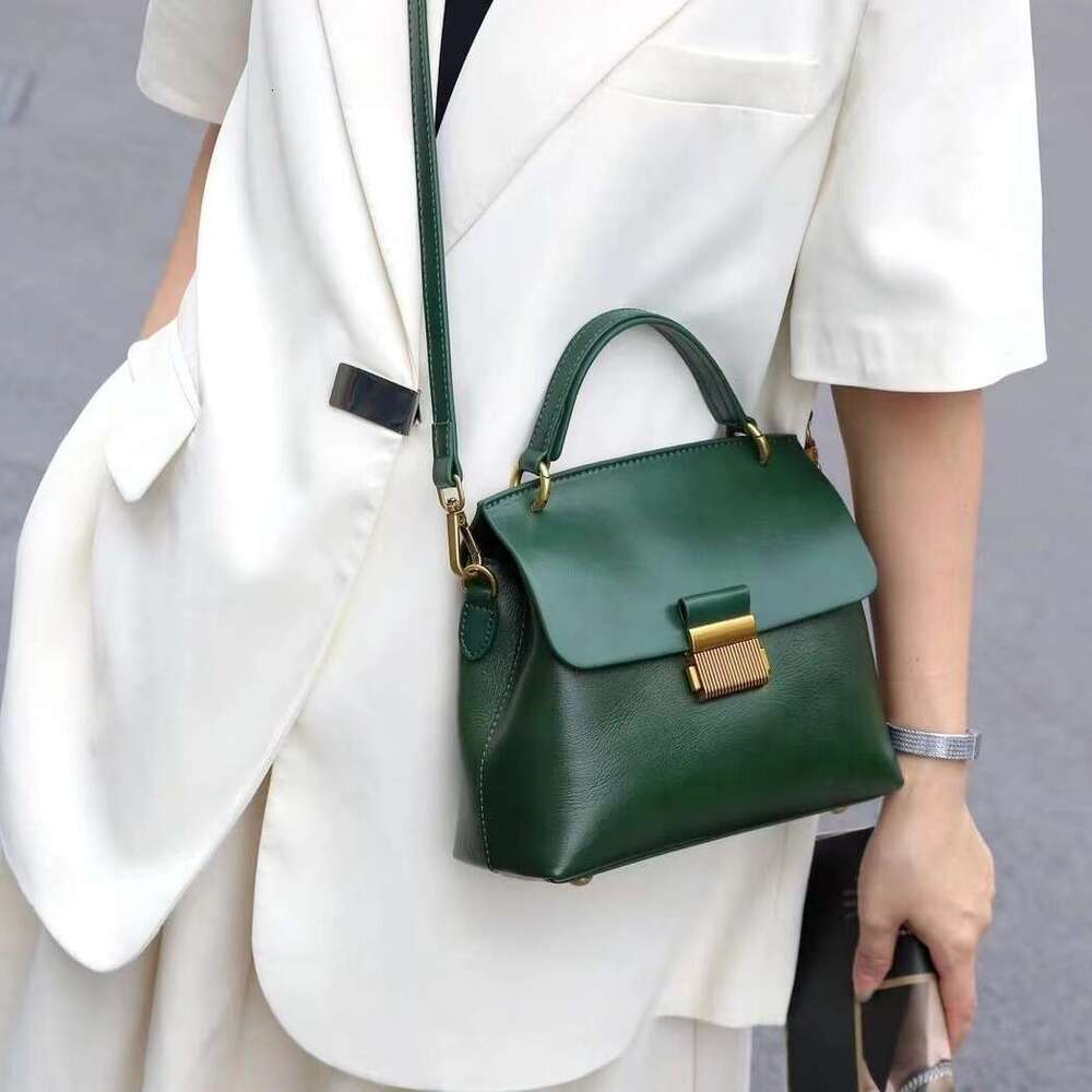 Luxury Totes Cross Border Exclusive Handbag Fashion Crossbody For Women Guangzhou Genuine Leather S Wholesale Vegetable Tanned Cowhide Bag Practical S