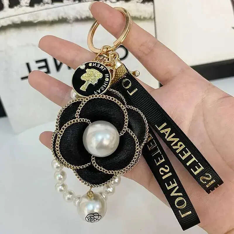 Women Bag Pendant White Black Camellia Pearl String Fashion Car Keychain Personality Decor Ornaments Wholesale