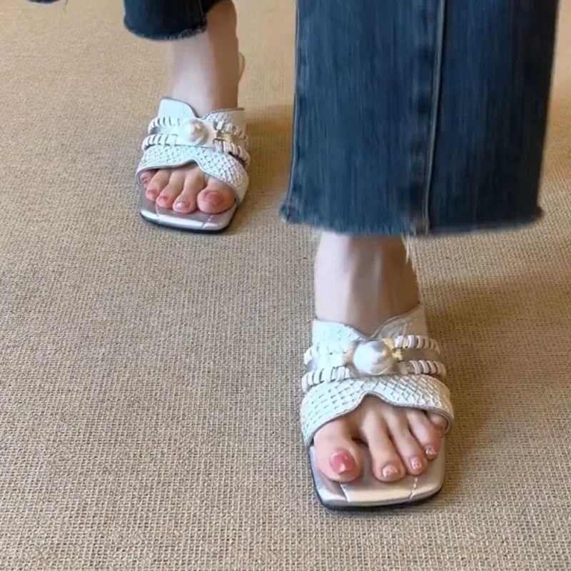 New Fashion Trend Wedge One-Word Square-Toe 2025 Temperament Fashion New Outside Summer Sandals K260311