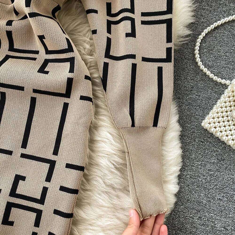 YuooMuoo Brand Fashion Autumn Winter for Women Elegant Long Batwing Sleeve Knitted Bodycon Lady Black Sweater Dress Z260311