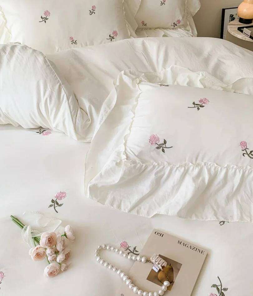3pcs Rose Embroidered Duvet 1*Duvet Cover + 2*Pillowcase, Without Core, Princess Style Lace Bedding Set H260311