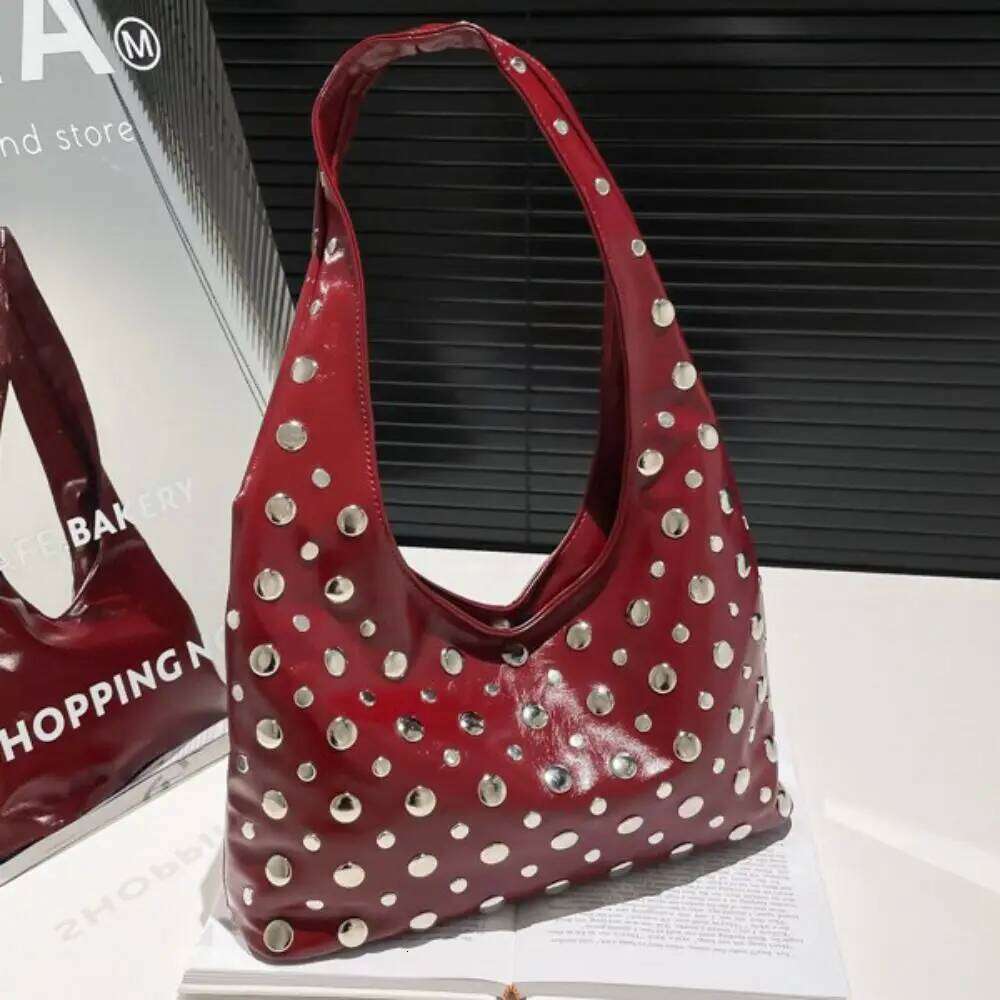 Portable Metal Stud Rivet Shoulder Spicy Punk Style Underarm Handbag Sweet Cool Bucket Bag Girl XJ260311